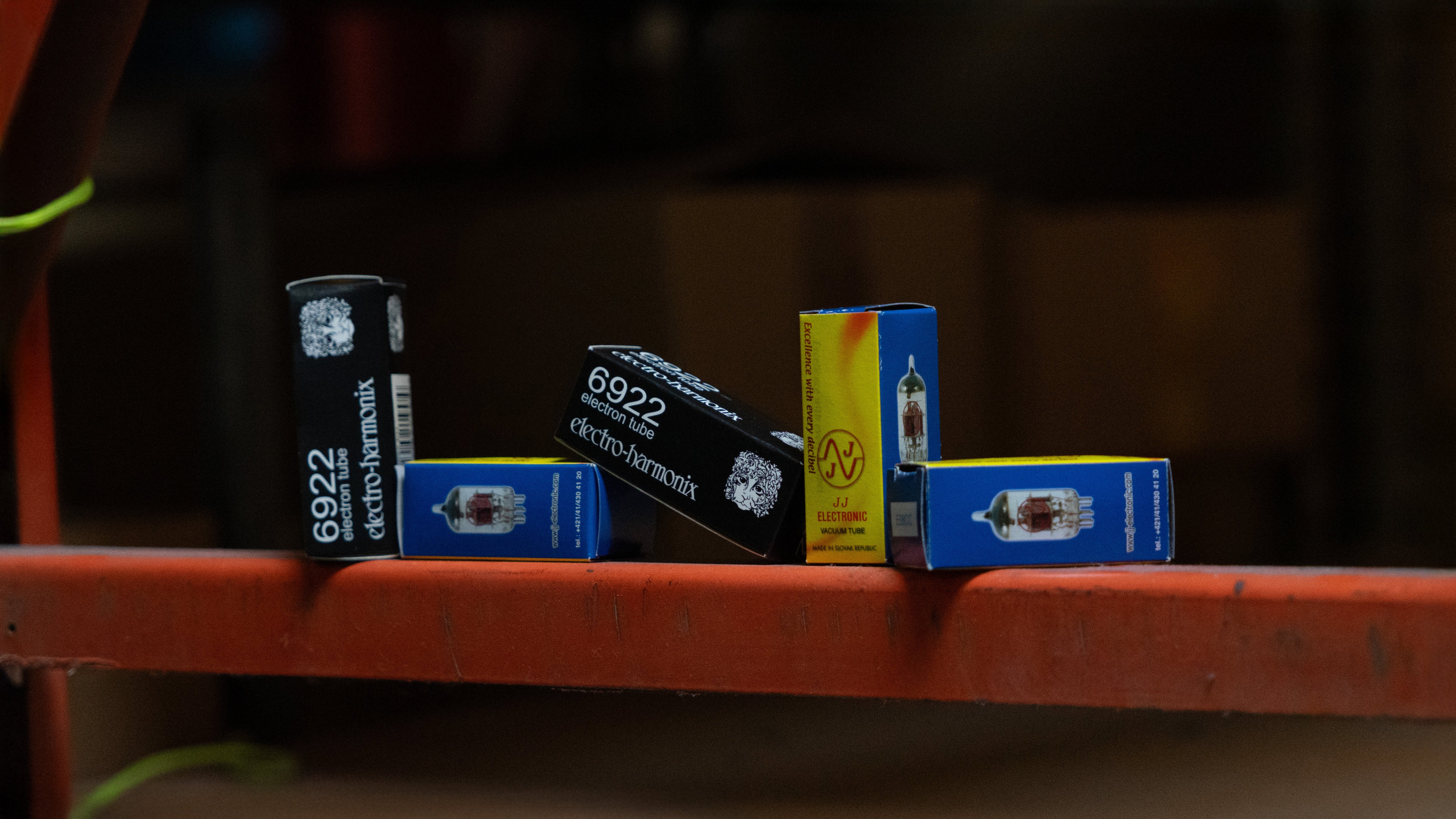 ECC88 / E88CC / 6922 / 6DJ8 Ruby Tubes