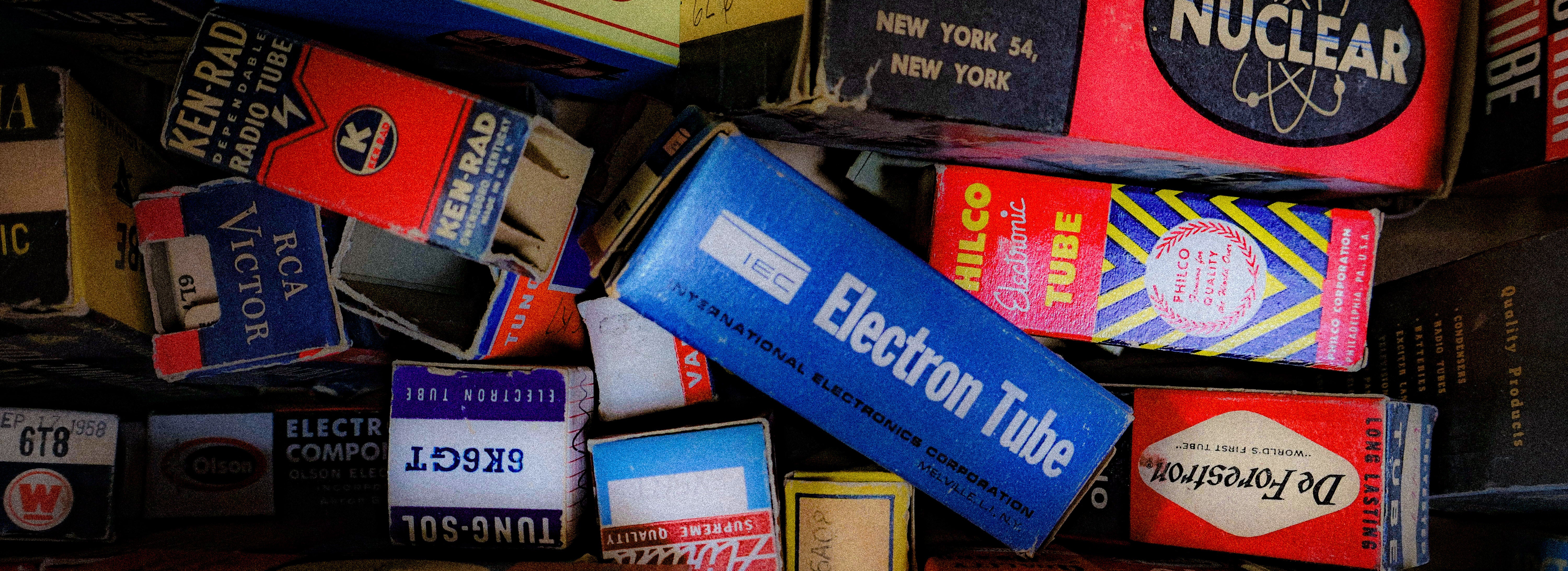 Tube ECC189 RSD NOS NIB neuf en boîte - eBay Tube ECC189 RSD NOS NIB neuf en boîte - eBay