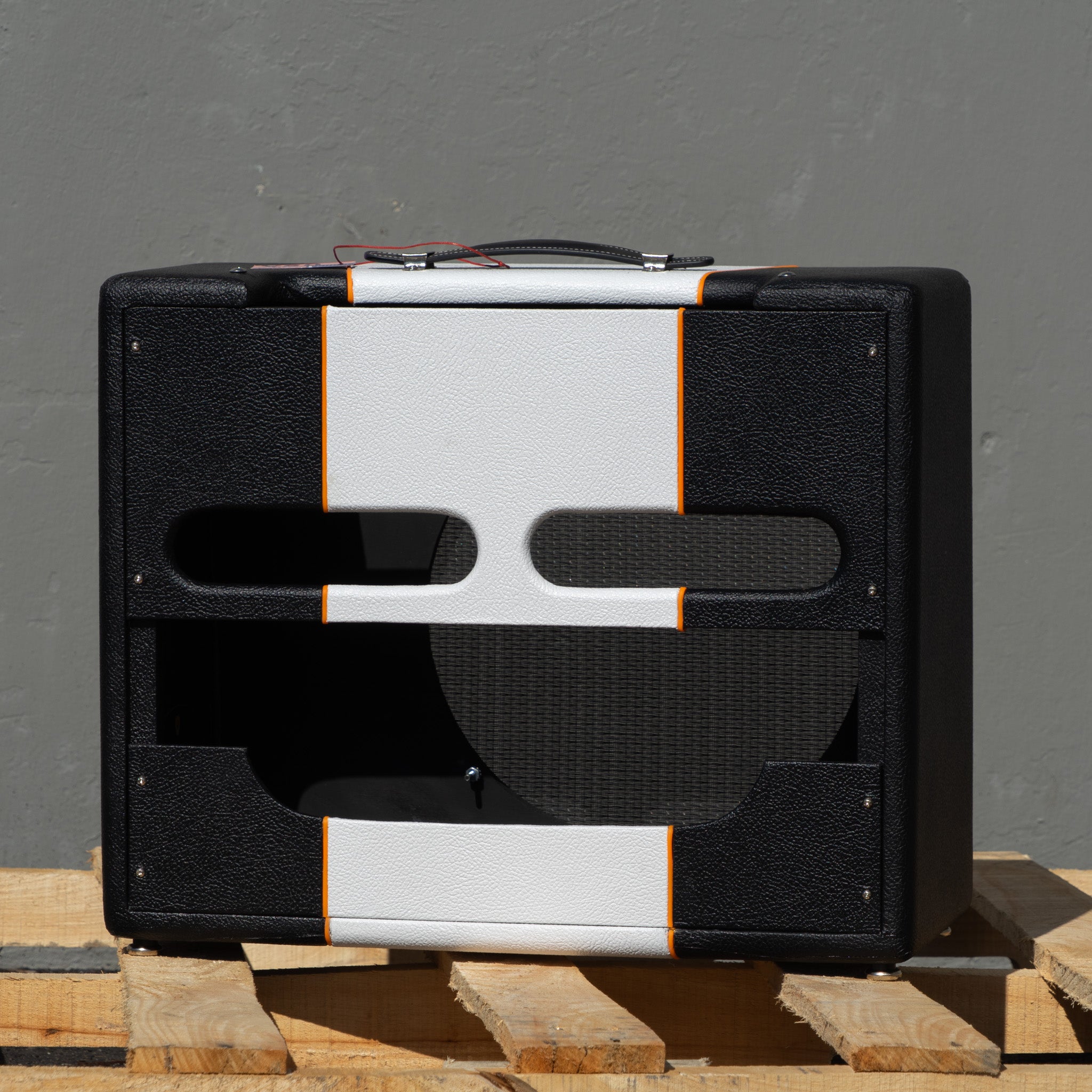 Black & White Narrow Panel 5E3 Deluxe Amplifier Cabinet