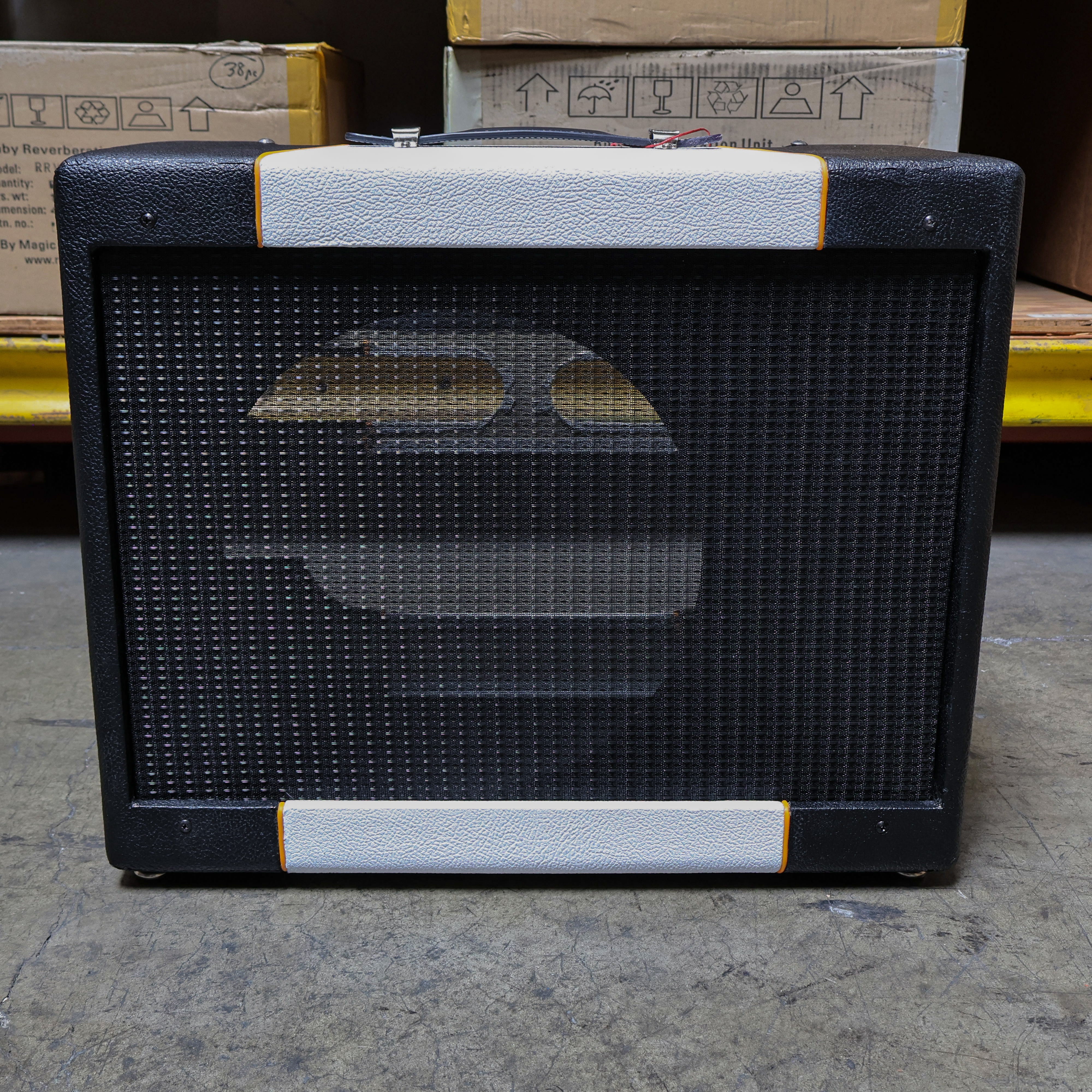Black & White Narrow Panel 5E3 Deluxe Amplifier Cabinet