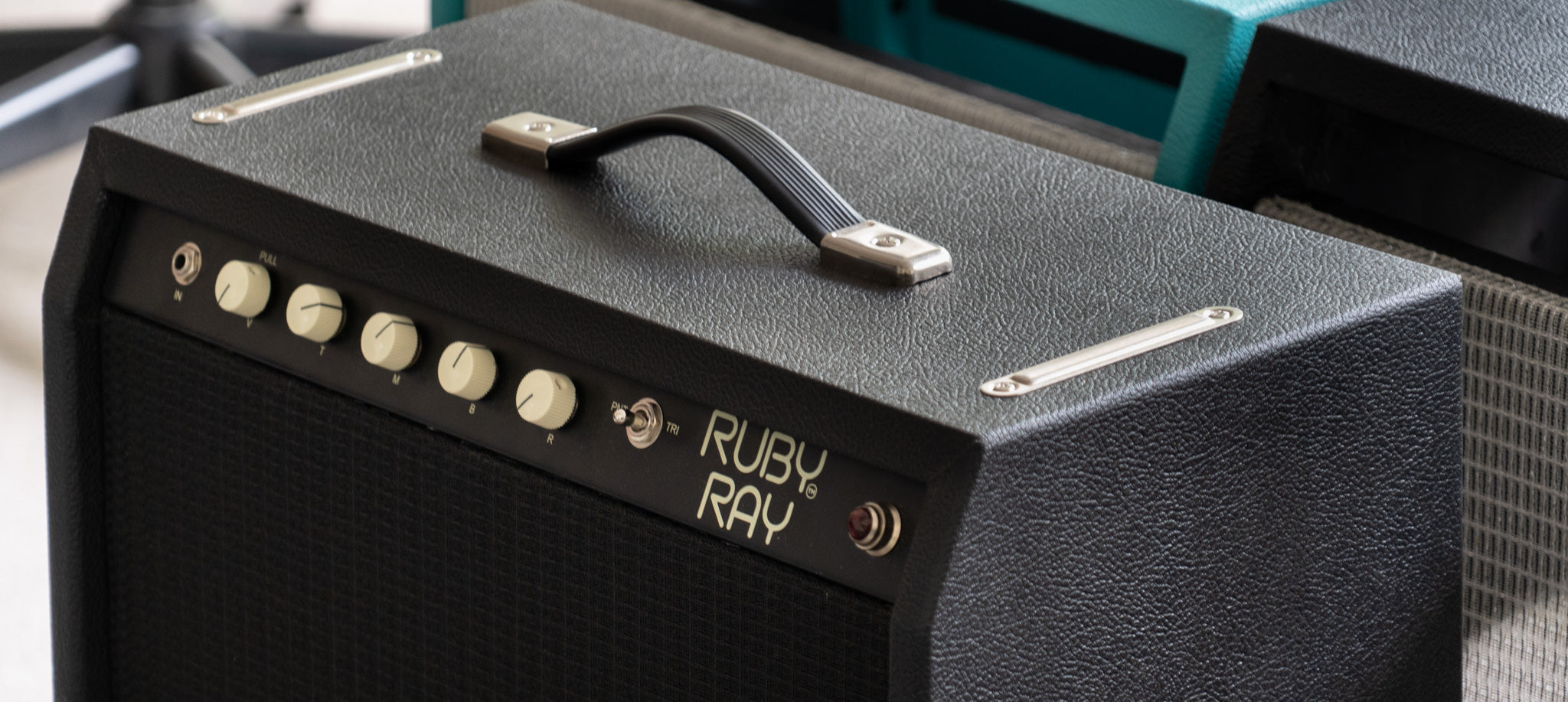 A ruby ray amplifier