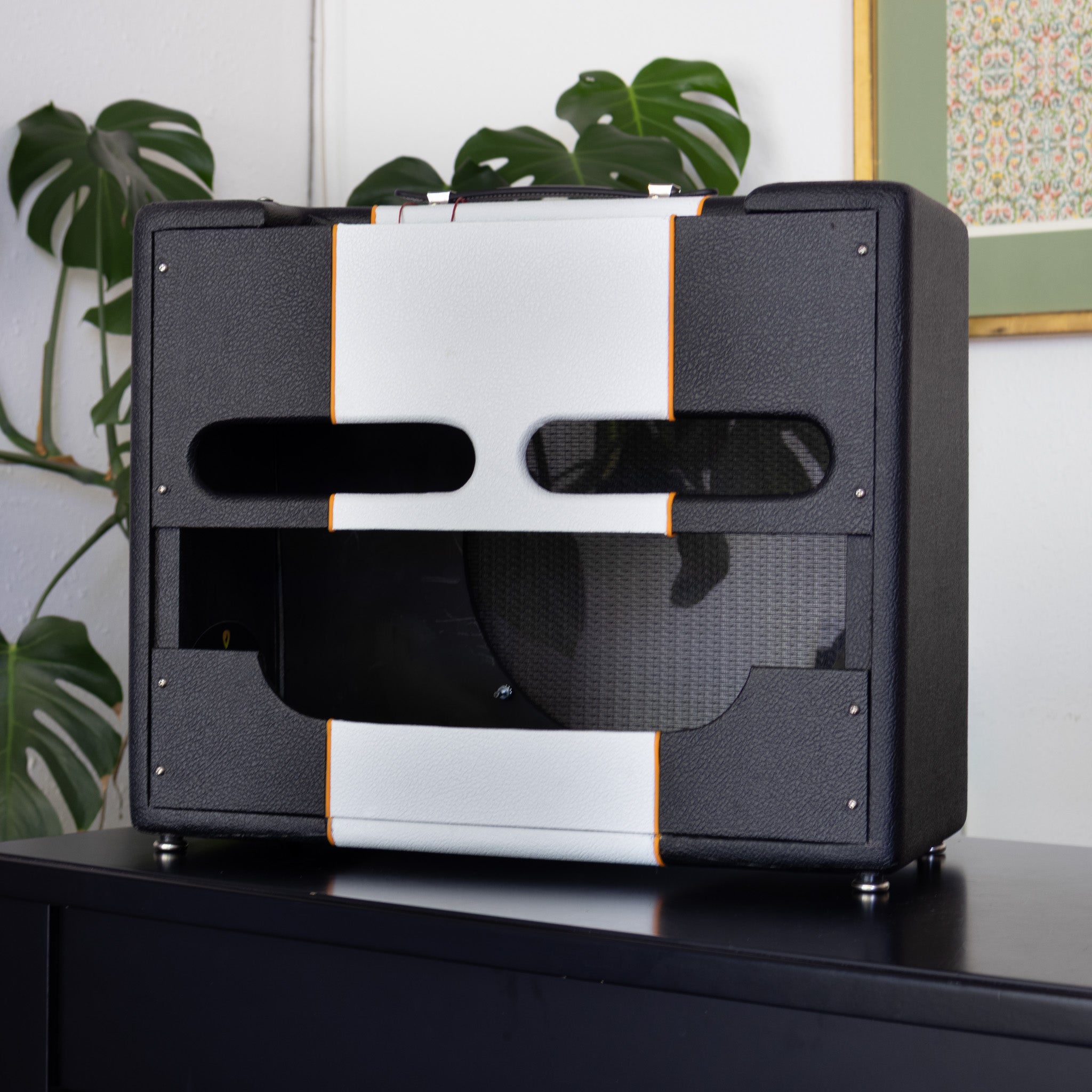 Black & White Narrow Panel 5E3 Deluxe Amplifier Cabinet