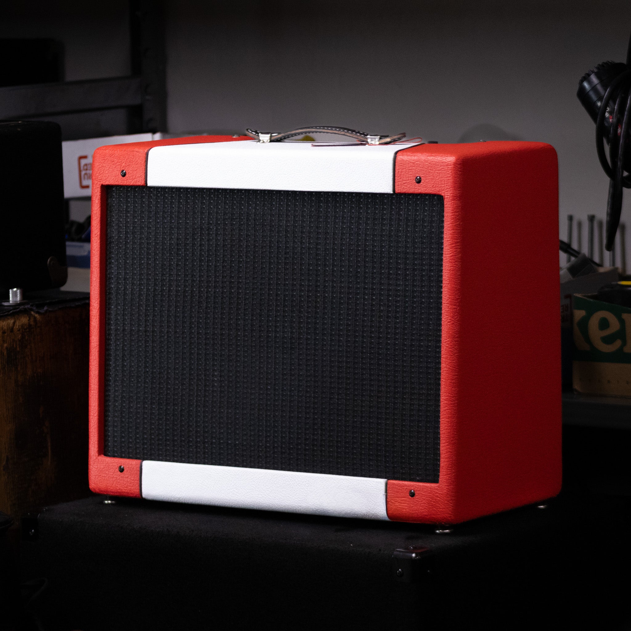 Red & White Narrow Panel 5E3 Deluxe Amplifier Cabinet
