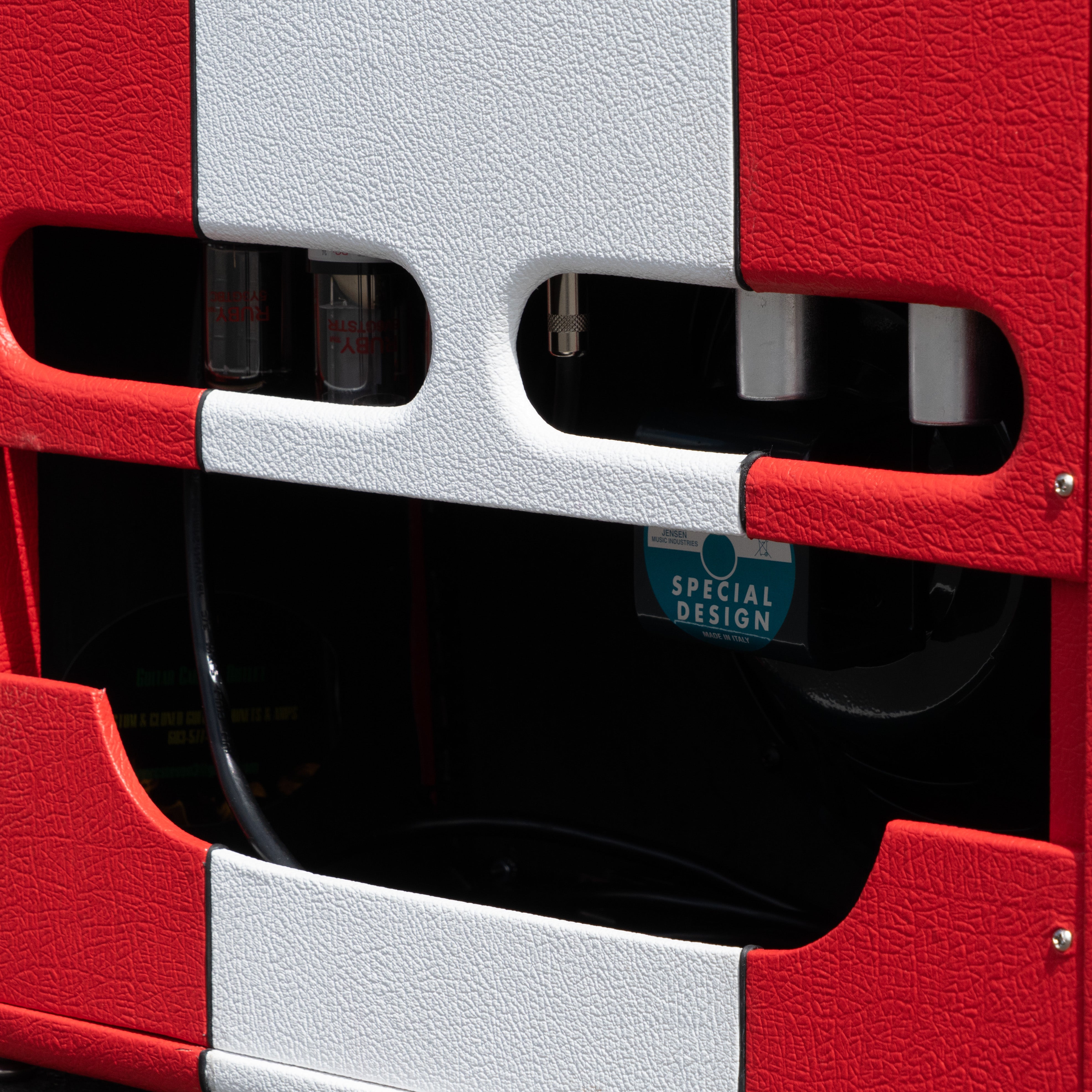 Red & White Narrow Panel 5E3 Deluxe Amplifier - Cabinet | RUBY Tubes