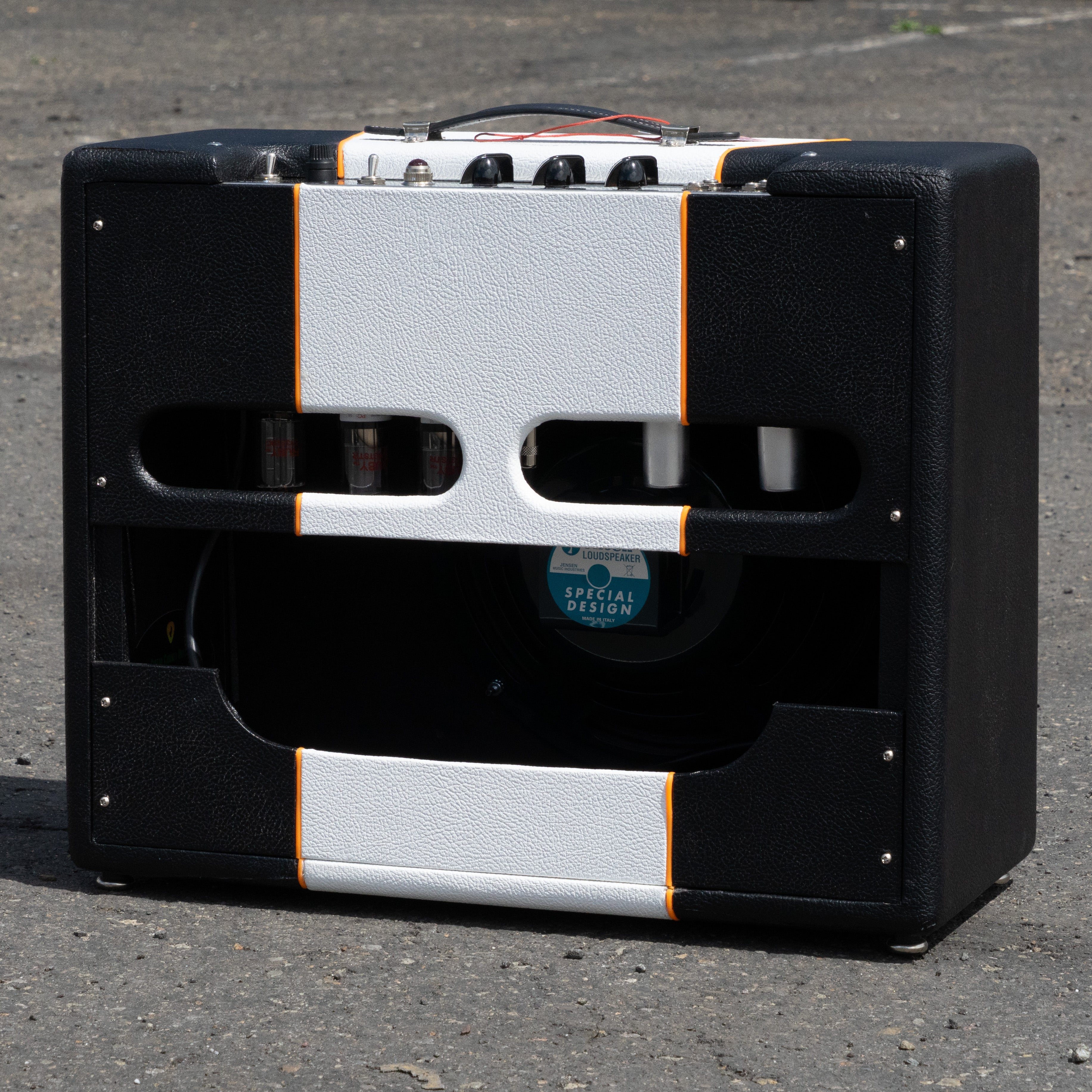 Black & White Narrow Panel 5E3 Deluxe Amplifier - Cabinet | RUBY Tubes