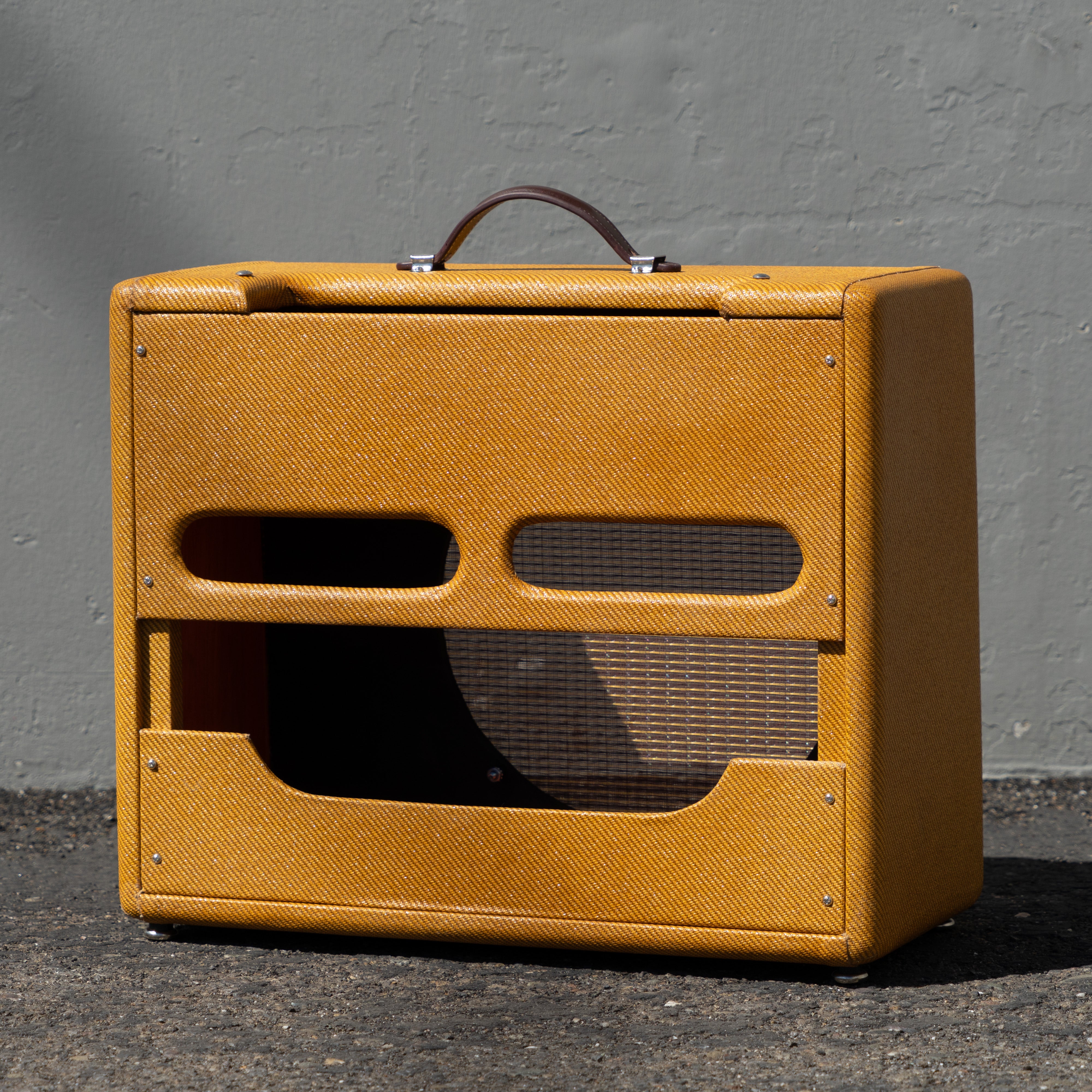 Narrow Panel 5E3 Tweed Deluxe - Amber Nitro Lacquer Cabinet